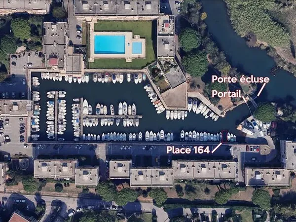 Location de place de port 8,5 m × 3 m