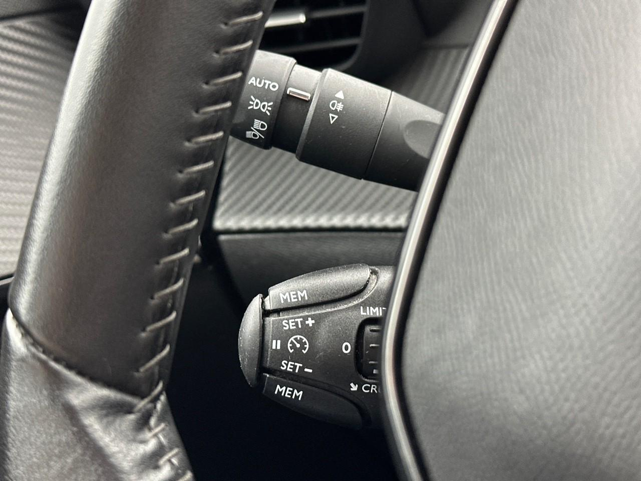 Peugeot 208 puretech 100 s&s bvm6 allure — photo 21