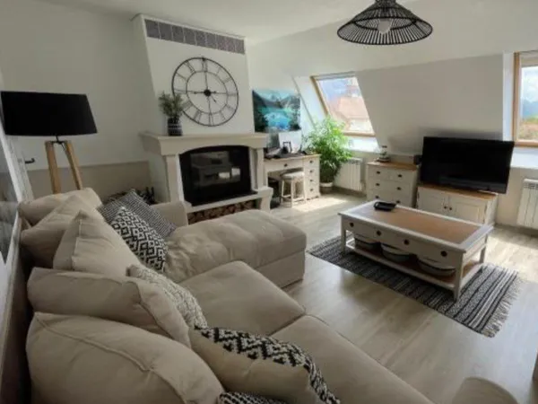 T2 MEUBLÉ DE 65 m² - CENTRE-VILLE DE MOIRANS
