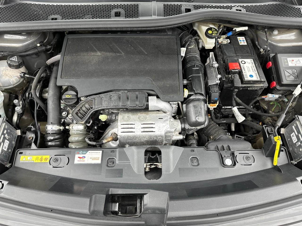 Peugeot 2008 puretech 130 s&s eat8 gt — photo 13
