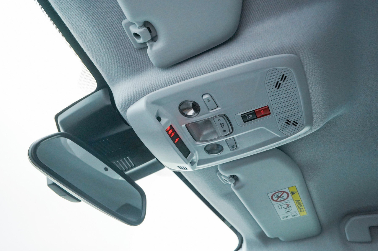 Peugeot 208 — photo 29