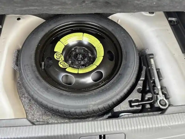 Peugeot 2008 puretech 100 s&amp;s bvm6 active pack — photo 27