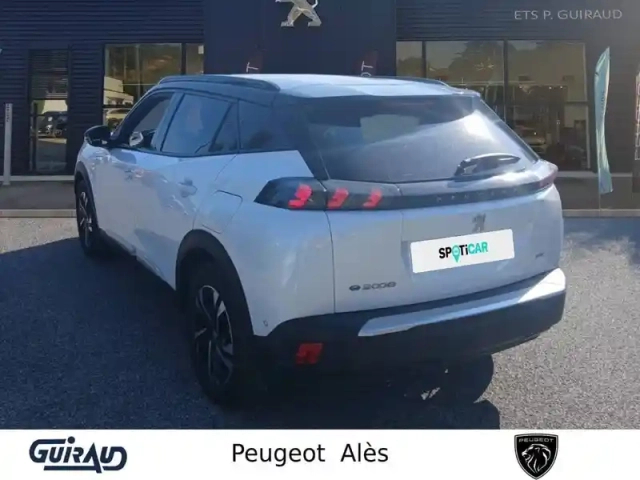 Peugeot 2008 electrique 136 ch — photo 8