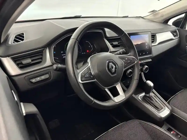 Renault Captur e-tech 145 - 21 — photo 19