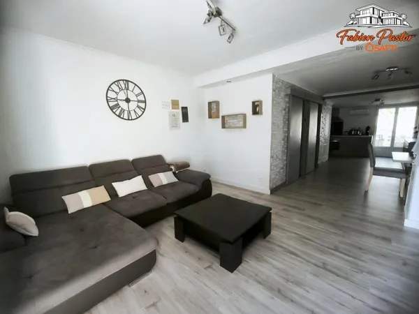 Appartement 3 pièces + cour + parking