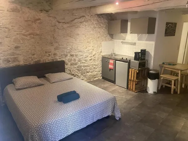Studio- centre ville Nîmes