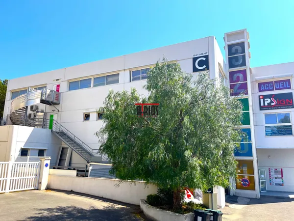 Local professionnel 53 m²