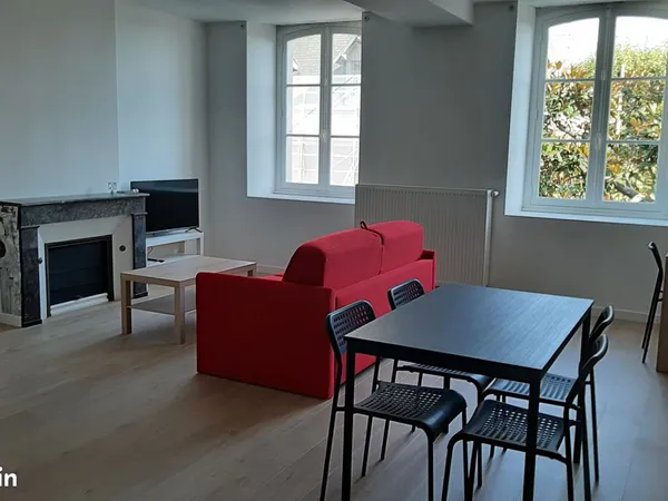 Logement 35m² tout compris (inclus le privatif : électricité, chauffage, wifi, eau) et complètement 
