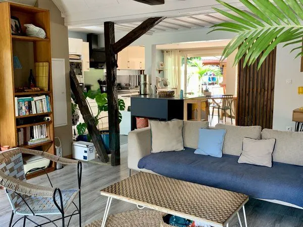 Kaz créole/intérieur moderne au calme en plein centre village Entre Deux
