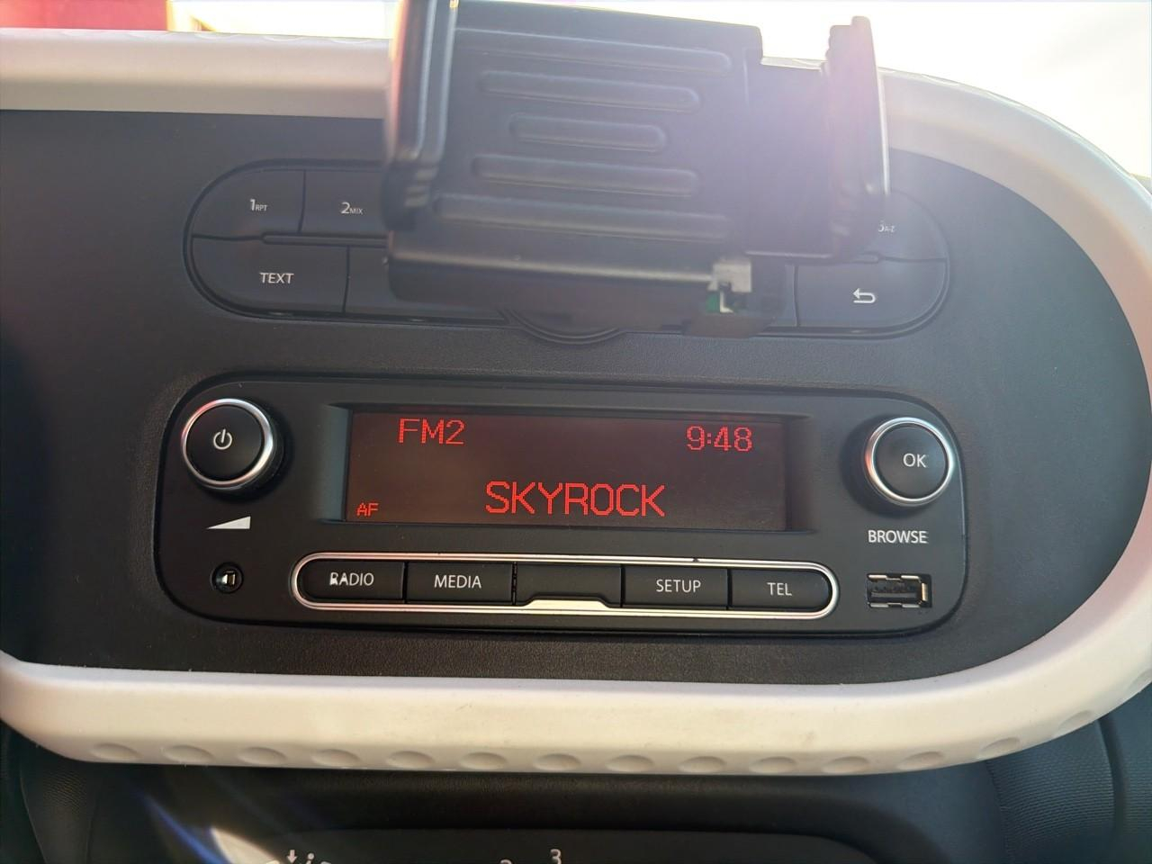 Renault Twingo 1.0 sce 70 e6c limited — photo 19