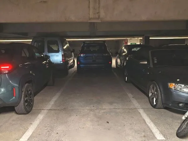 Place de parking sécurisée - Quartier Antigone (Montpellier)