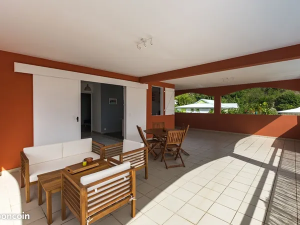 Meublé - T3 90m2 avec terrasse - proche plage Diamant
