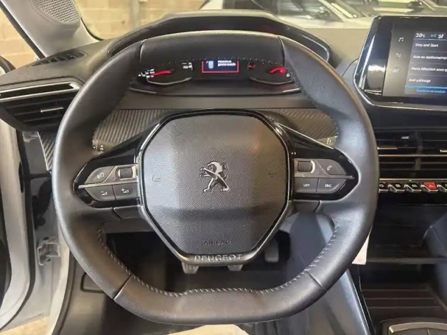 Peugeot 208 puretech 100 s&amp;s bvm6 — photo 19