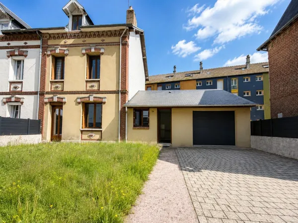 Maison de ville vivable de plain pied, 5 chambres !