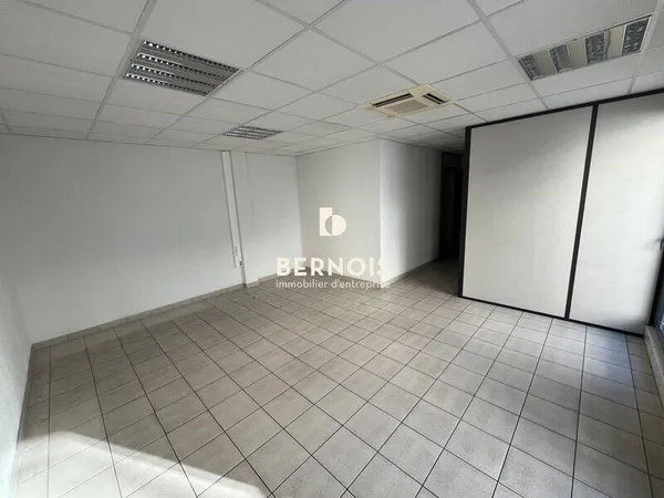 Bureau 153 m²