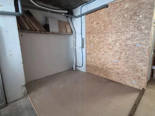 Box de stockage fermé 9 m² (27 m³) - Rez-de-chaussée sécurisé - Caudéran