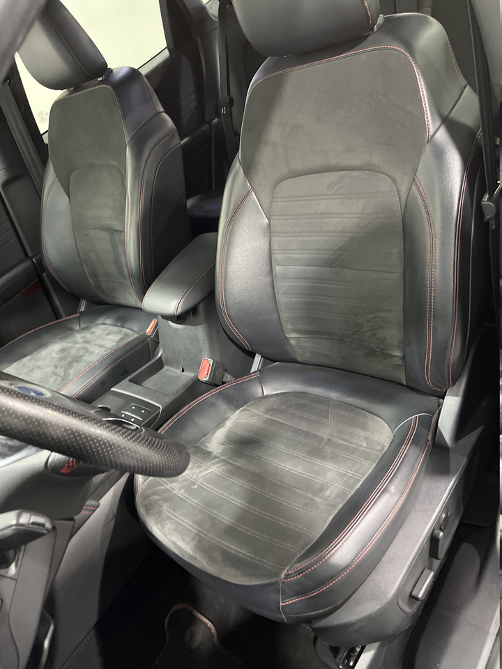 Ford Kuga — photo 78
