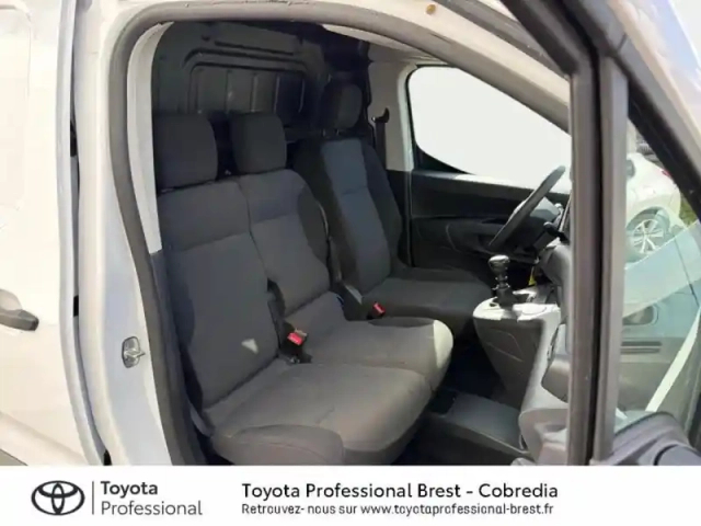 Toyota Proace city medium 100 d-4d start mc24 — photo 21