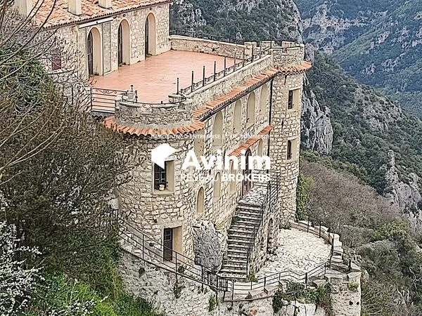 Local 800 m² Gourdon