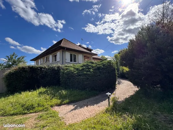 Belle Maison de 7 pièces à Perrigny sur l'ognon