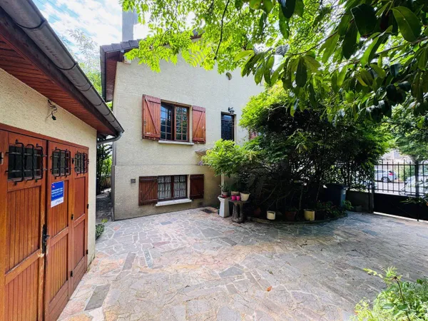 Maison 6 pièces 151 m²