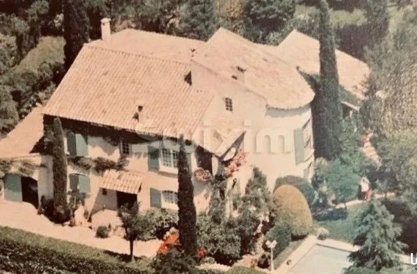 Maison 13 pièces 245 m2