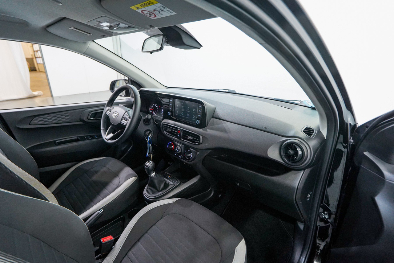 Hyundai i10 — photo 30