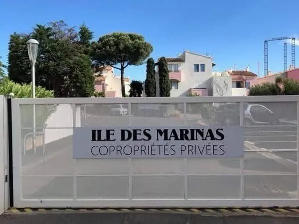 Loue place de parking à l'année / Ile des marinas / Le Cap d'Agde