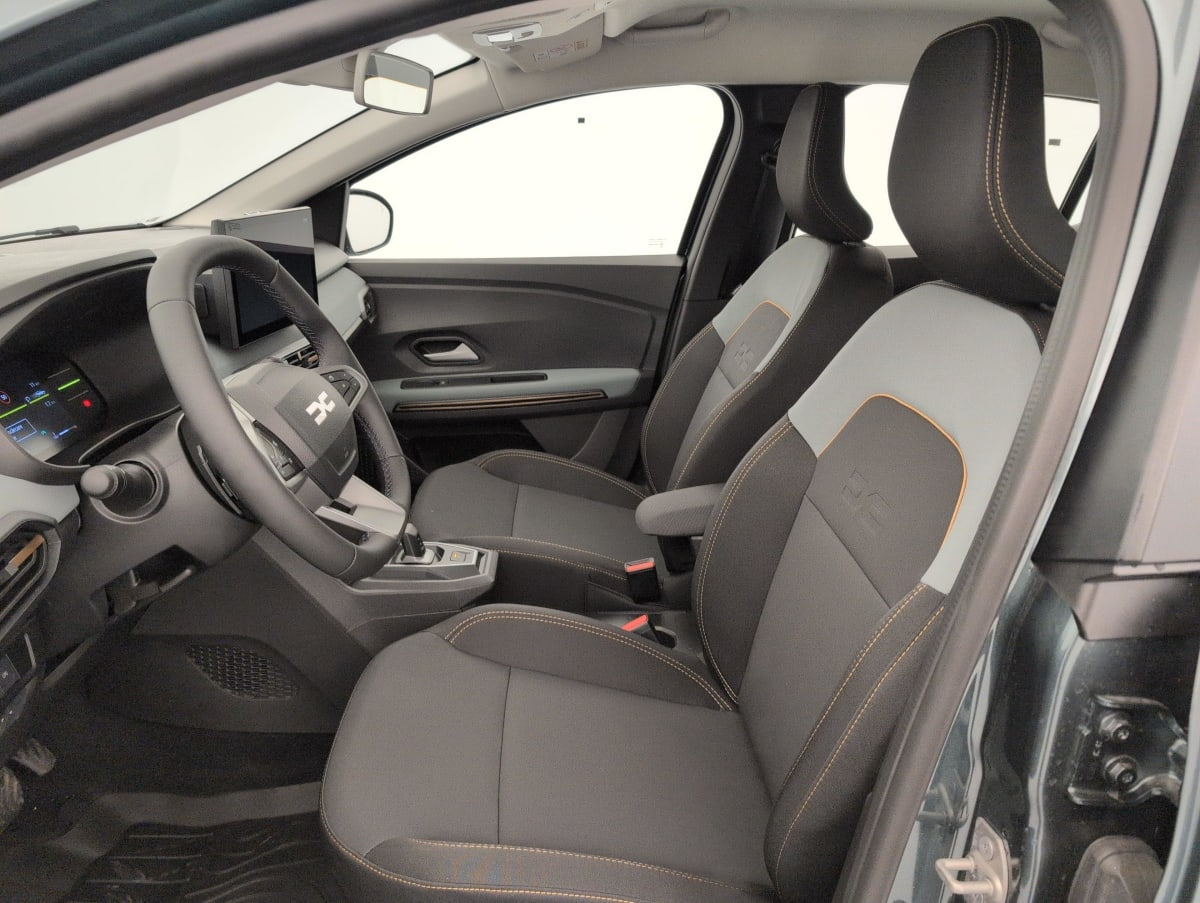 Dacia Sandero — photo 15