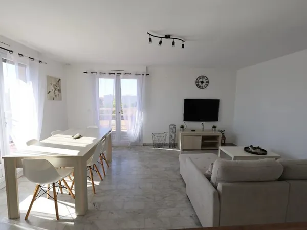 Appartement T4 de 85m² 5ème étage (Ascenseur), Grand Balcon