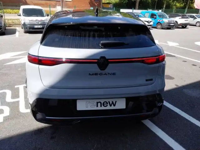 Renault Megane e-tech 220 ch autonomie confort — photo 16