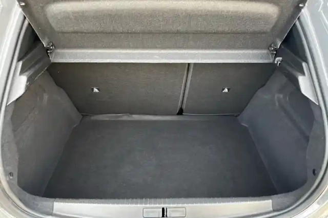 Peugeot 208 hybrid 100 e-dcs6 — photo 11