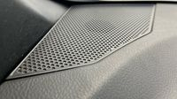 Toyota C-Hr 122h Edition 2WD E-CVT — photo 27