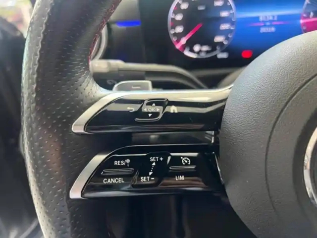 Mercedes Classe A 200 d berline amg line — photo 15