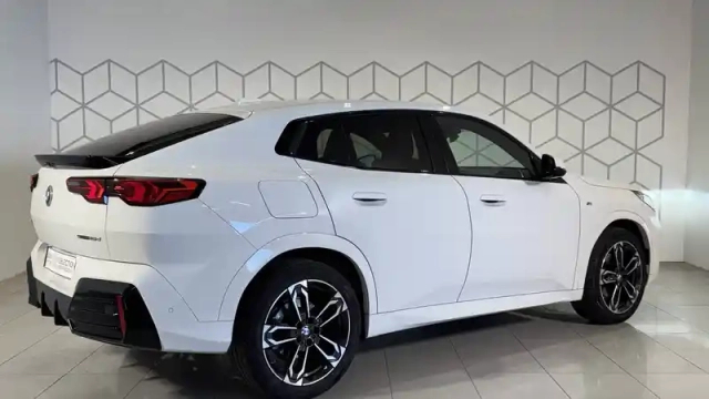 Bmw X2 sdrive 18d 150ch dkg7 — photo 4