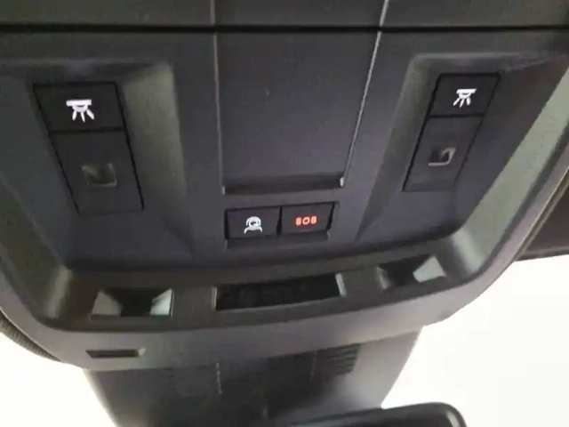 Peugeot 5008 hybrid 145 e-dcs6 — photo 27