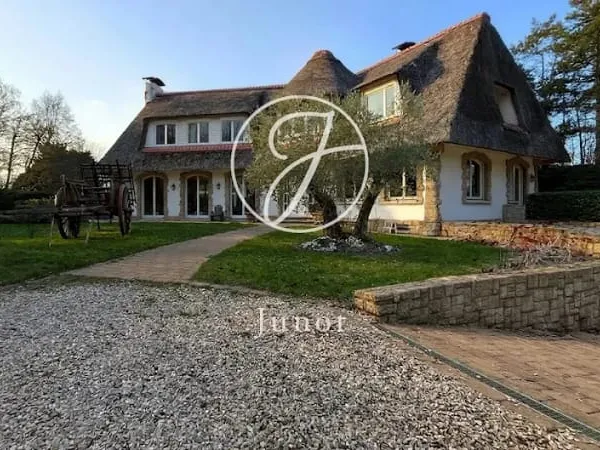 Maison 8 pièces 309 m²