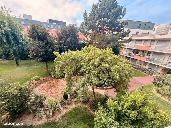 GRAND 2 PIÈCES 67 M² rénové- 17,5 M² D'EXTÉRIEURS - VUE JARDIN - CAVE - BOX EN OPTION