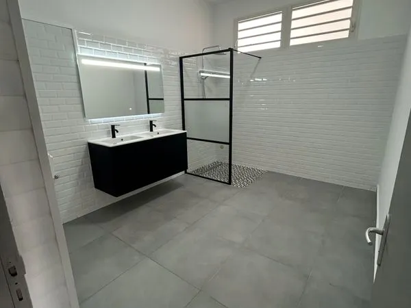 Appartement T3 - Hyper centre-ville Saint-Joseph - 69,89 m2 - 780 /mois