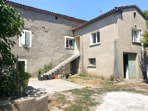 Villa 4 pièces 140 m²