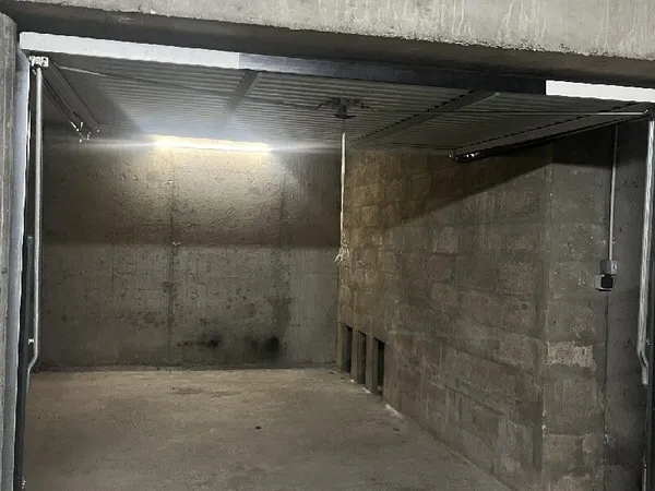 Garage/Parking 73 m²