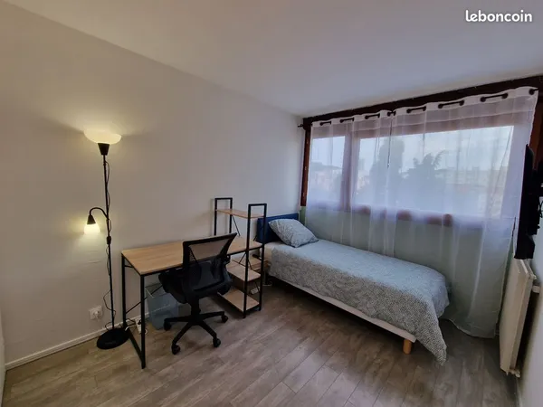 1P dans 85m² IUT/METARE entre étudiants