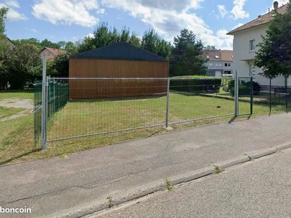 Hangar 150m²