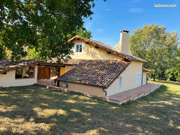 Vends maison 196m2 excellent étant sur terrain de 1.77ha