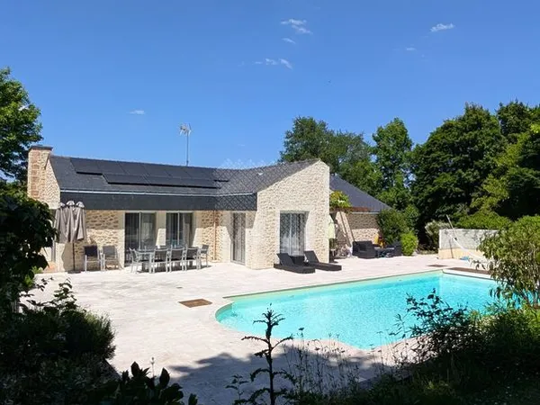 Maison 7 pièces 220 m²