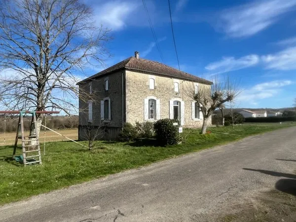 Jolie maison en pierre à Moulinet