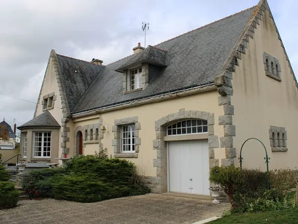 La Guerche De Bretagne, proche centre, maison7 pièce(s) 171 m2 et 1 107 m² de terrain