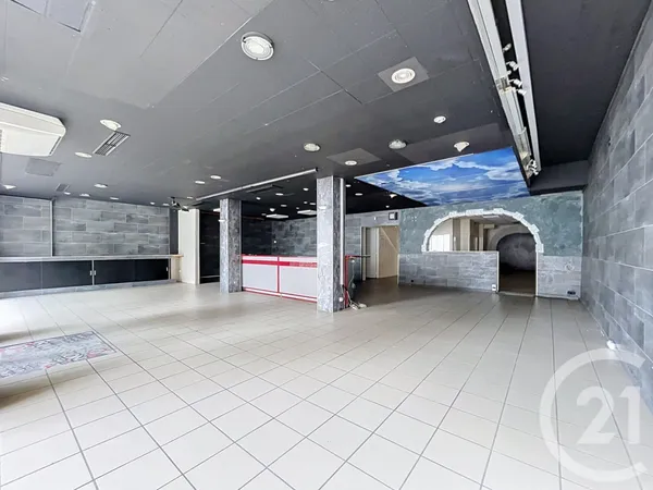 Local 1 pièce 160 m²