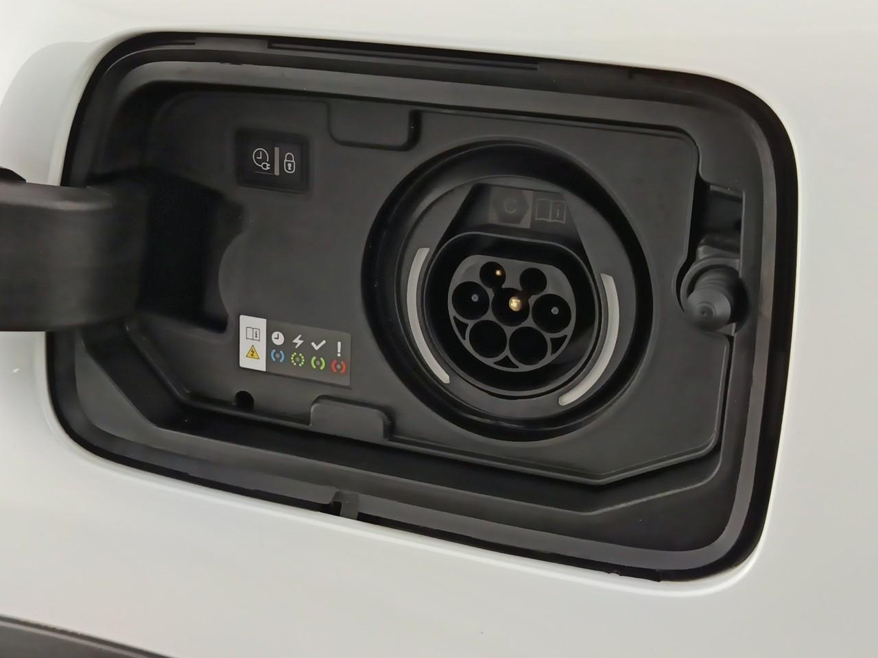 Citroën C5 Aircross hybride rechargeable 225 e-eat8 shine — photo 33