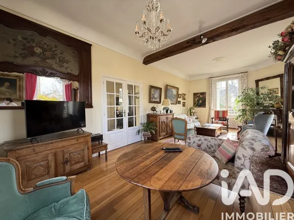 Maison 10 pièces 266 m²